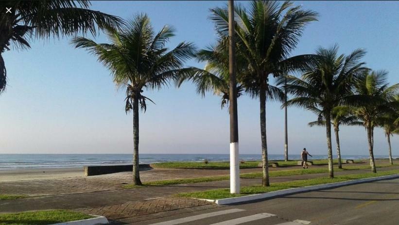 Вилла Casa Para Temporada Na Praia Grande Aprox 100 Mts Da Praia Экстерьер фото